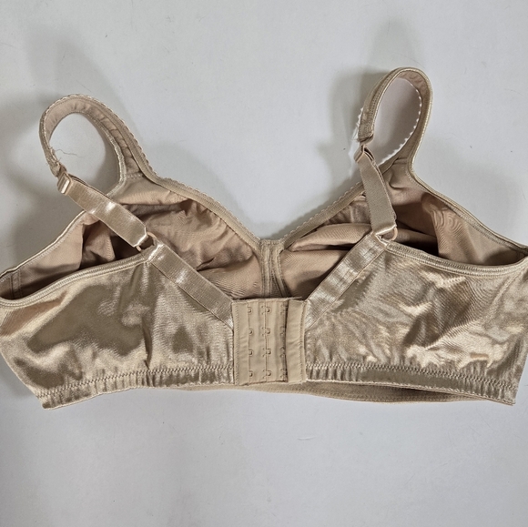 Playtex 4745 Beige 18 Hour Ultimate Lift and Support Wireless Bra Sz 44DD - Picture 4 of 8